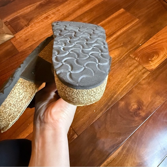 Tan and Black Thong Sandals with Contoured Footbed - Picture 15 of 16